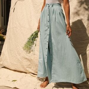 PISTOLA | Baez Light Wash Blue Chambray Snap Front Long Maxi Skirt Pockets | M
